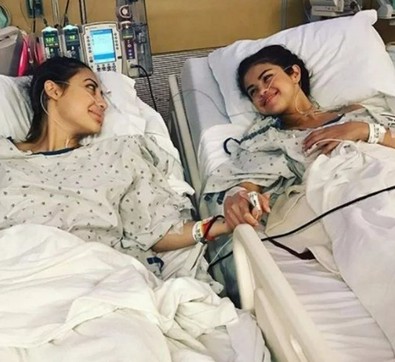 Dünyaca ünlü yıldız Selena Gomez iddialı göğüs dekoltesiyle ortalığı salladı! "Yeni daireler" yorumu aldı - Resim : 2