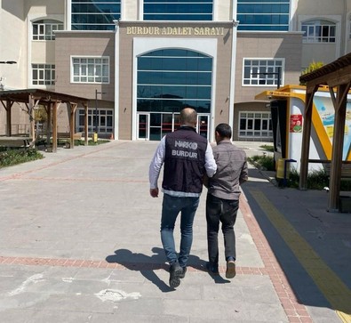 Burdur'da yapılan uyuşturucu operasyonunda yakalanan 3 kişiden 2'si tutuklandı! - Resim : 2