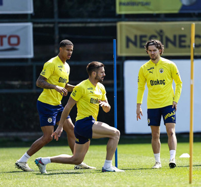 Fenerbahçe’de sakat futbolcuların son durumu belli oldu! İsmail Kartal’ın Olympiakos maçı öncesi eli rahatlayacak! Orta sahanın can damarları geri döndü - Resim : 1