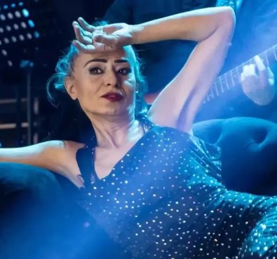 Popstar Mehtap Yılmaz'dan şaşırtan itiraf! "Bülent Ersoy'un ayaklarına masaj yaptım" - Resim : 1