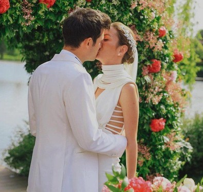 Ünlü YouTuber Orkun Işıtmak, Merve Yorgancılar ile evlendi! İşte nikah töreninden kareler... - Resim : 2