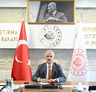 Bakan Uraloğlu, Ukraynalı mevkidaşı ile videokonferans görüşmesi gerçekleştirdi - Resim : 1