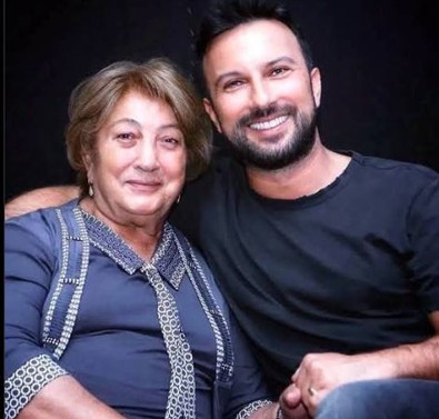 Megastar Tarkan acı haberi Almanya'da aldı! En yakını hayatını kaybetti - Resim : 1