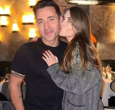 Mustafa Sandal’a romantik doğum günü kutlaması! Yanağından öptü - Resim : 1