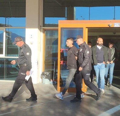 Polis memurunun aracı kundaklanmıştı! Husumetlisi itiraf edince tutuklandı - Resim : 1
