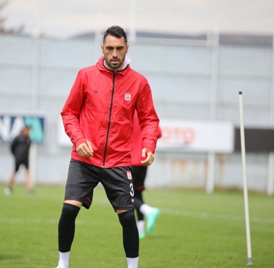 Sivasspor’a Fenerbahçe maçı öncesi 3 müjde birden! - Resim : 1