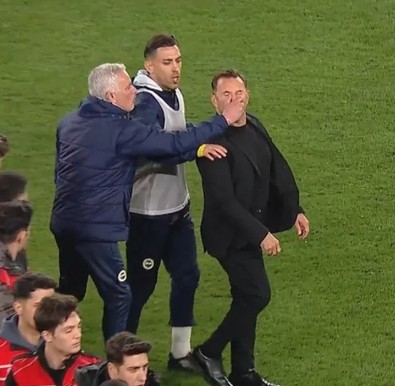 Metin Öztürk’den Jose Mourinho için sert sözler! Fenerbahçe’ye çağrı yaptı! - Resim : 1