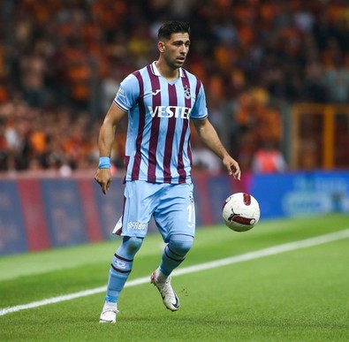 Takım en önemli ismiydi! Trabzonspor’da ayrılık çok yakın… Erol Bulut, yıldız futbolcuyu istedi, kesenin ağzı açıldı! - Resim : 1