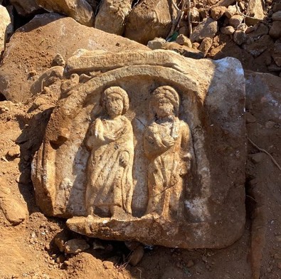 Villa inşası ederken temel atmak için kazılan toprakta ilginç bir keşif yapıldı. Herkes kazmayı küreği bir kenara atıp inşaatı derhal durdurdu - Resim : 1