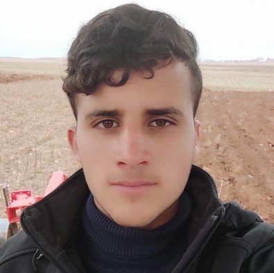 İşçiler ve iş güvenliği uzmanları birbirine girdi: Ölen işçiye emniyet kemeri takmaya çalıştılar - Resim : 1