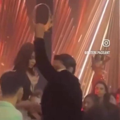 Güzellik yarışmasında büyük olay! Tacını başından aldılar - Resim : 2