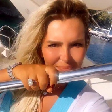 Selin Ciğerci, 4,1 milyon TL'lik takıları olay oldu - Resim : 1