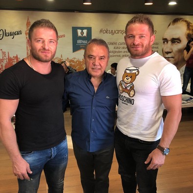 Survivor İsmail Balaban'ı kardeşiyle ayırt etmek imkansız! Yok böyle benzerlik - Resim : 1