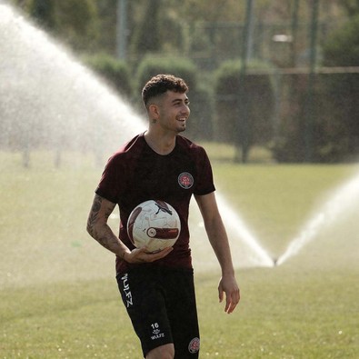Genç futbolcu Beşiktaş'a geri döndü! Geldiği gibi başka takıma transfer olacak! İşte yeni adresi - Resim : 1