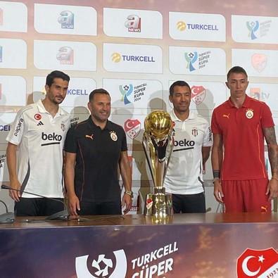 Galatasaray ve Beşiktaş’tan ortak Süper Kupa toplantısı! Okan Buruk ve Giovanni van Bronckhorst kupayı istiyor! İddialı sözlerle atmosfer ısındı - Resim : 1