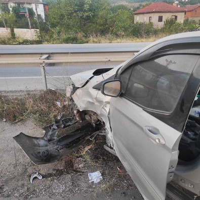Karabük'te feci olay! Bir kazadan kurtulup diğerinde can verdi! - Resim : 1