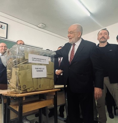 Saadet Partisi Genel Başkanı Temel Karamollaoğlu oyunu Ankara’da kullandı - Resim : 1