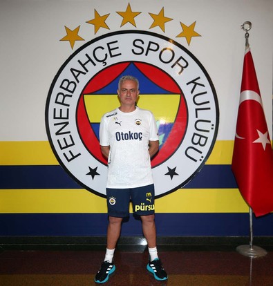 Fenerbahçe’de Jose Mourinho dönemi başladı! Teknik heyeti belli oldu - Resim : 1