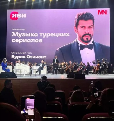 Burak Özçivit kanlı saldırının yapıldığı Moskova'daki salondaydı - Resim : 1