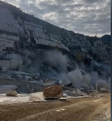 İki işçi hayatını kaybetmişti! Marmara Adası'ndaki mermer ocağında ikinci toprak kayması - Resim : 2