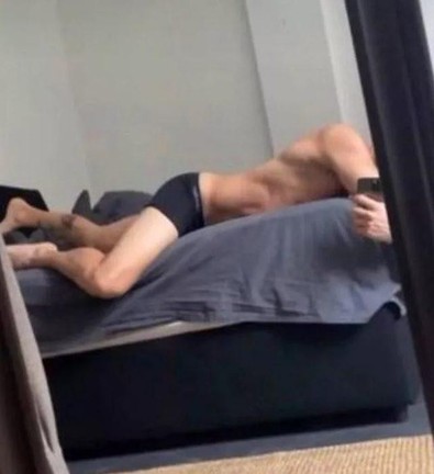 Paylaşıp hemen silmişti! Ünlü oyuncu yarı çıplak pozunu neden sildiğini açıkladı - Resim : 2