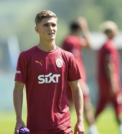 Okan Buruk, Beşiktaş maçı öncesi kötü haberi verdi! Yeni transfer Süper Kupa maçında yok! “Risk almak istemedik” - Resim : 1