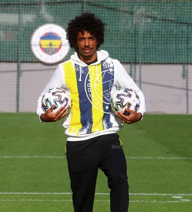 Kulübü kötü haberi resmen duyurdu! Fenerbahçe’nin eski yıldızı hastaneye kaldırıldı! - Resim : 1