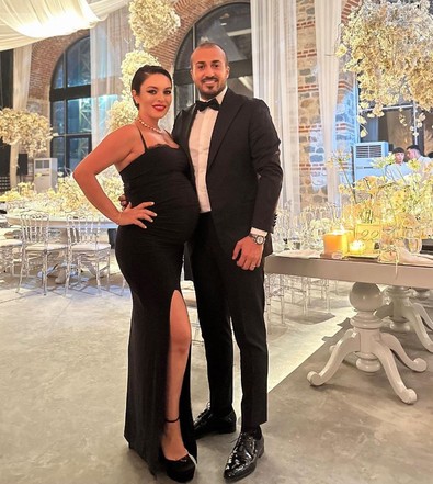 Ünlü oyuncu Ezgi Mola ile oğlundan dans! İsmail YK şarkısı ile eğlendiler! O anlara beğeni yağdı - Resim : 2