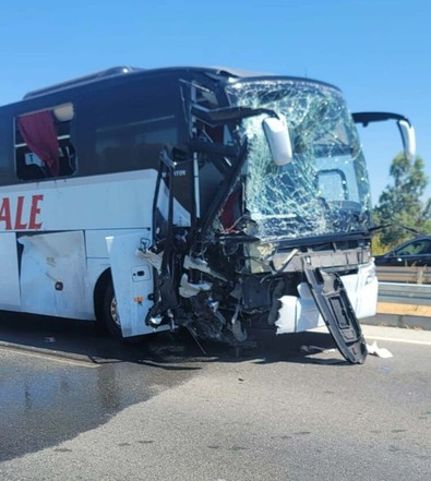 Aydın'da yolcu otobüsü faciası! İş makinesine arkadan çarptı: 1'i ağır çok sayıda yaralı - Resim : 2