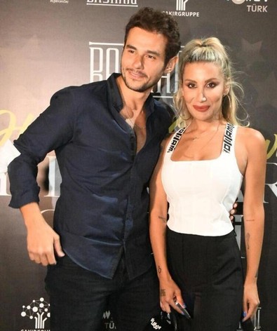 İrem Derici sahnede aşkını haykırdı - Resim : 1