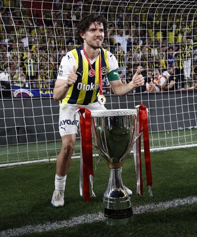 Hem Ferdi Kadıoğlu hem Fenerbahçe kazandı - Resim : 1