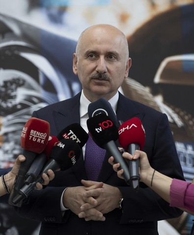 Adil Karaismailoğlu, Gaziantep ve Mardin'deki kazayla ilgili konuştu: Yol kusurundan kaynaklı değil! - Resim : 1