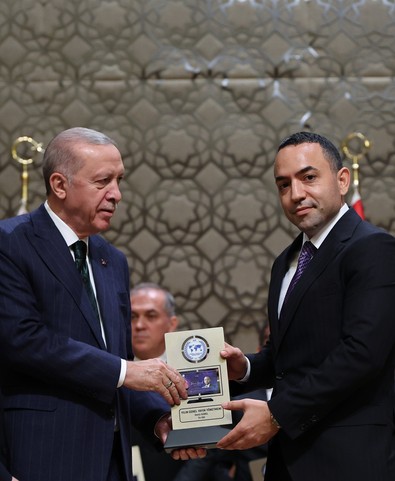 Yılın TV Genel Yayın Yönetmeni Ödülü Deniz Gürel'in - Resim : 1