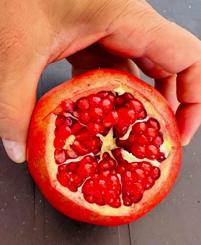 Türkiye'nin en önemli nar merkezinde hasat sezonu geldi. Çiftçilerin yüzü güldü - Resim : 1