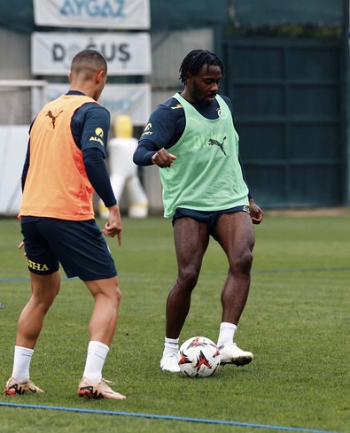 Fenerbahçe’ye Union SG maçı öncesi müjde! Yıldız futbolcu takımla çalışmalara başladı - Resim : 2