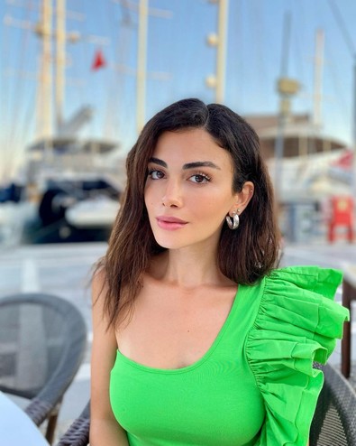 İçimizden Biri dizisinin başrol oyuncusu Özge Yağız kimdir? Özge Yağız kaç yaşında, nereli? - Resim : 2