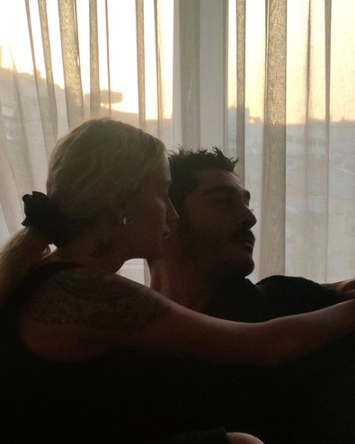 Burak Deniz ve Didem Soydan'dan yeni poz - Resim : 1