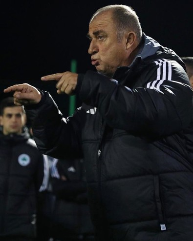 Fatih Terim yeni takımıyla ilk antrenmanına çıktı - Resim : 1