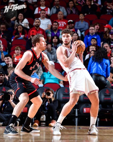 NBA’de fırtına gibi esiyor! Alperen Şengün double-double yaptı! Rockets, Raptors’ı 29 sayı farkla yendi - Resim : 1