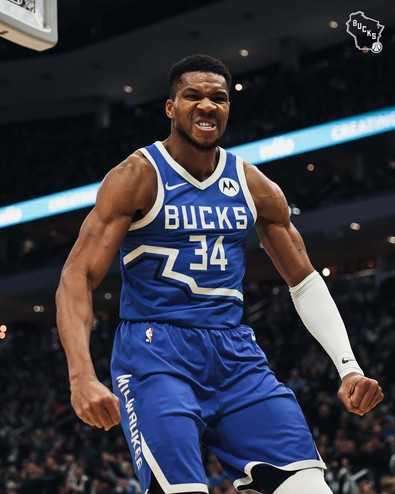 Antetokounmpo kariyer maçını oynadı! NBA’de Bucks seriye bağladı! Warriors’ta kötü gidişat sürüyor - Resim : 1