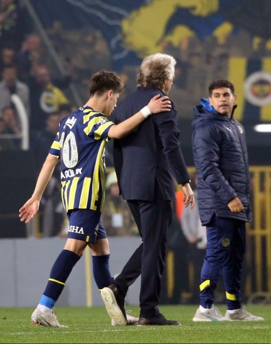 Kadıköy'de maç sonu ortalık karıştı! Jesus'tan taraftarlara olay hareket! - Resim : 1