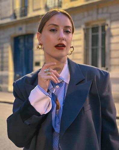 Hazal Kaya’nın peşini bırakmıyorlar! 6 milyon teklif ettiler - Resim : 1