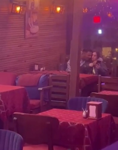 Fatih'te korku dolu anlar! Sevgilisini boğazına bıçak dayayarak rehin aldı - Resim : 2