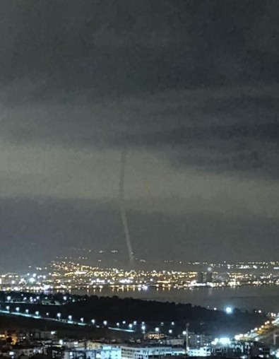 Meteoroloji'nin uyarısının ardından Akdeniz açıklarında oluştu. Gören vatandaşlar o anları cep telefonuyla kayda aldı - Resim : 1