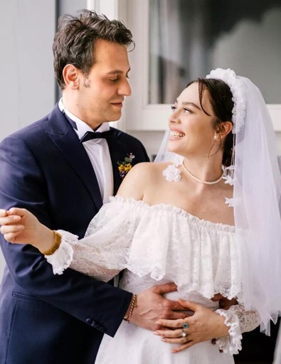 3.5 aylık hamile olan Demet Evgar'ın gelinliğinin sırrı ortaya çıktı - Resim : 2