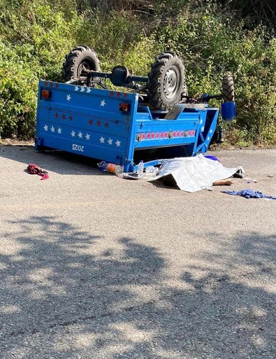 Düzce'de feci kaza! Tarım aracı devrildi: 1 ölü 3 yaralı! - Resim : 2
