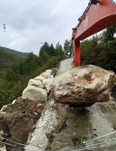 Düzce'de heyelan bölgelerinde çalışmalar devam ediyor - Resim : 1