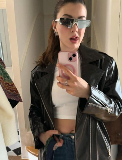 Ünlü oyuncu Burcu Özberk, hayranları için bol bol fotoğraf paylaştı - Resim : 2