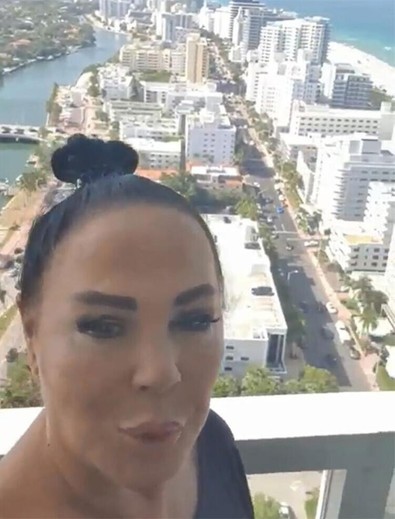 Safiye Soyman'dan Miami paylaşımı! İşte Seda Sayan'ın Amerika'daki evi - Resim : 1