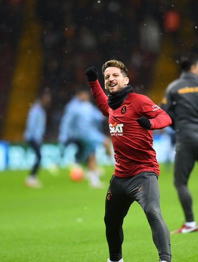 Beklenen haber geldi! Galatasaray, taraftarı rahat nefes alacak: En kritik ismi Mertens geri dönüyor! - Resim : 1